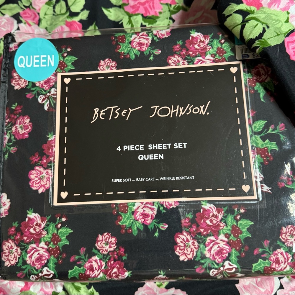 NEW Betsey Johnson Pink Floral Queen Sheet Set